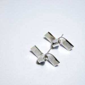 Ribbon earrings