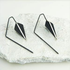 Kite short hook geometric earrings/ X-series