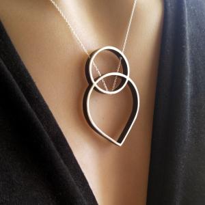 Intersected Circle + Teardrop Outline Necklace